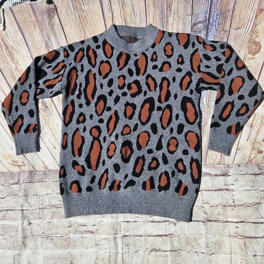 Lepard Sweater‎ Soft 50% Viscose Crew Neck Size Small
